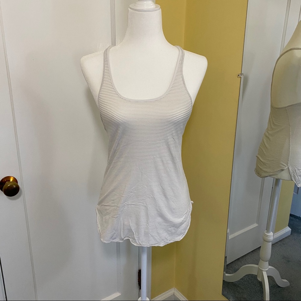 ACTIVEWEAR LULULEMON TOP